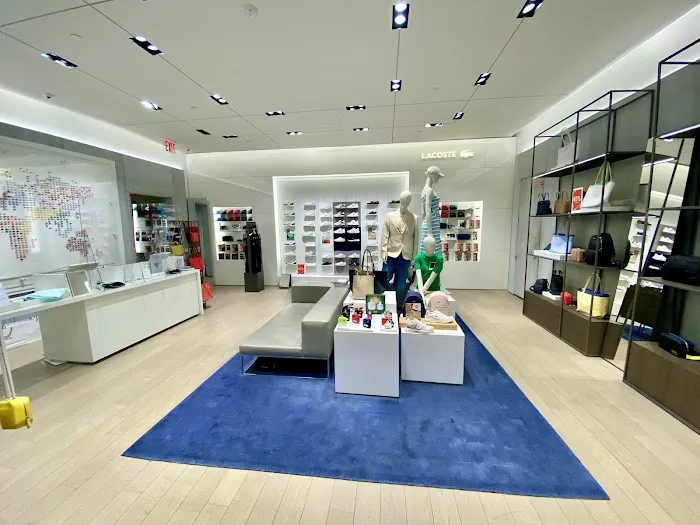 Lacoste *Closed* 0