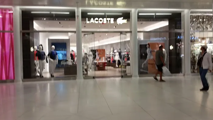 Lacoste *Closed* 8