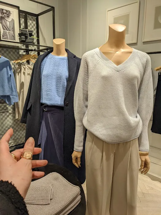 Club Monaco 8
