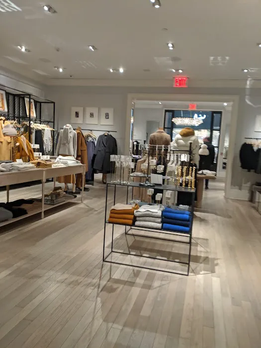 Club Monaco 7