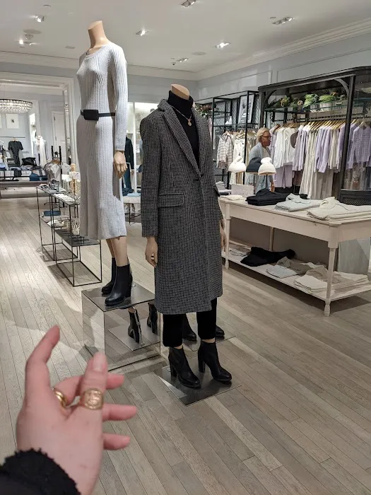 Club Monaco 6