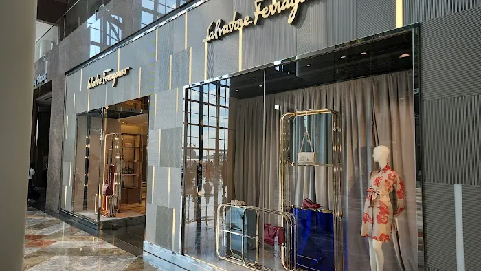 Salvatore Ferragamo Brookfield Place 8
