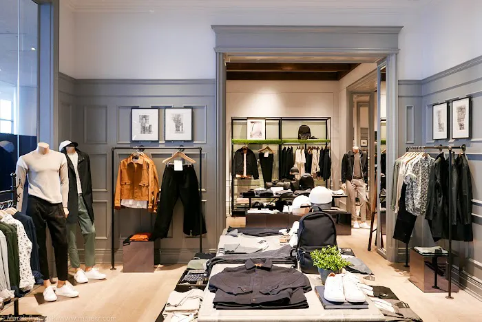 Club Monaco - Men's 7