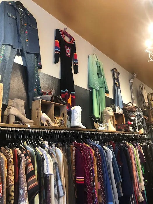 Ritual Vintage Clothing 5