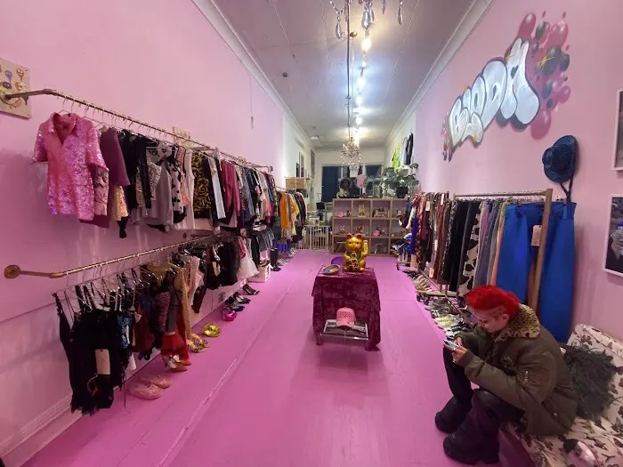 BLODA'S CHOICE Vintage store 5