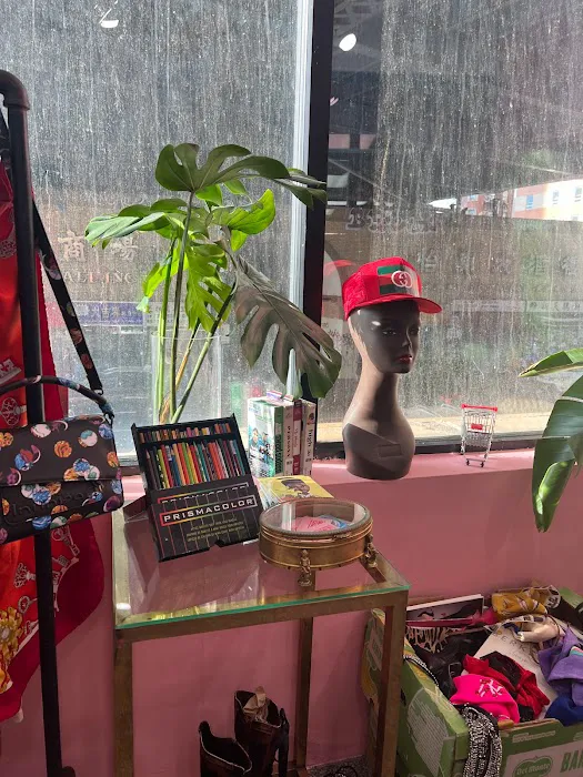 BLODA'S CHOICE Vintage store 7