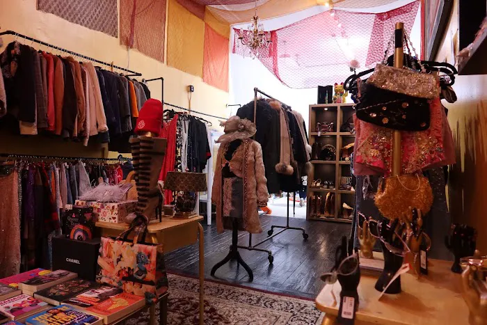 Rem & Ri Boutique 5