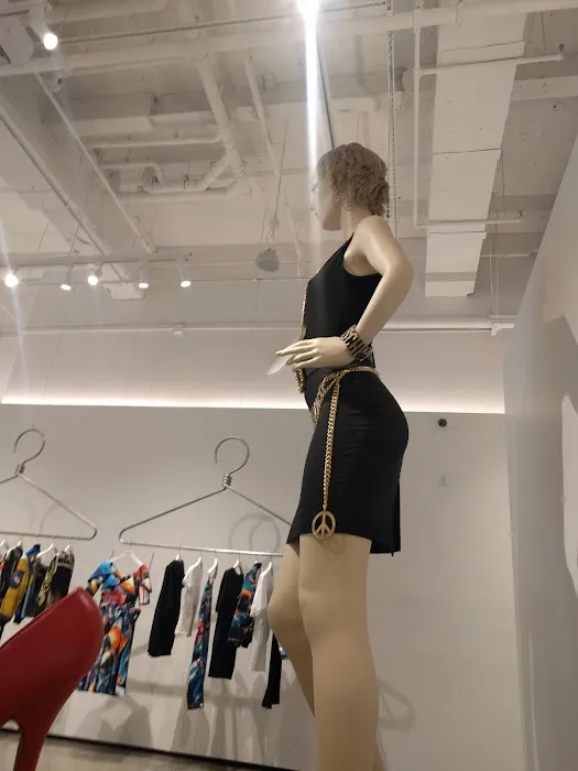 Moschino 3