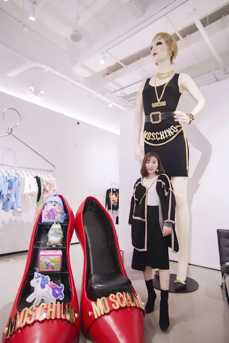 Moschino 9