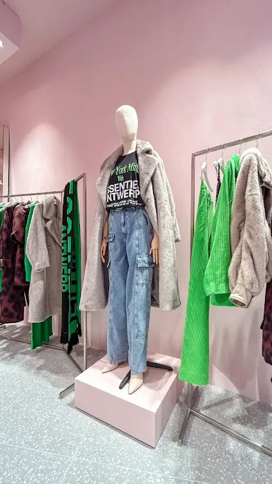 Essentiel Antwerp 4