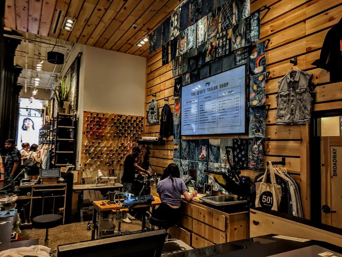 Levi’s Store 6
