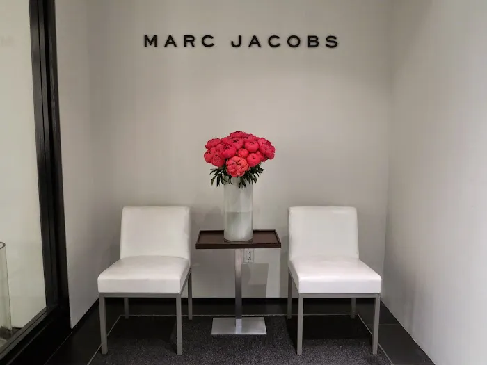 Marc Jacobs International 1