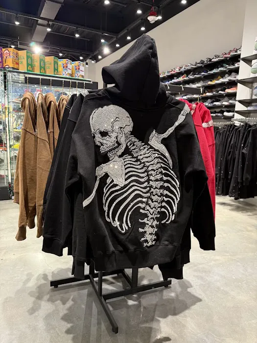 LEGACY Boutique 9