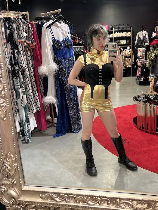 RJ's Closet Boutique 8