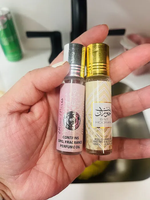Lilly's Fragrance Boutique 7