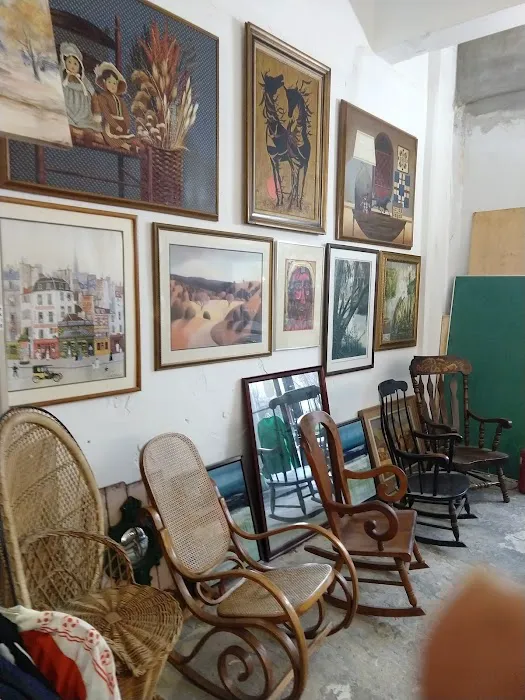 Halsey Vintage Shoppe 6