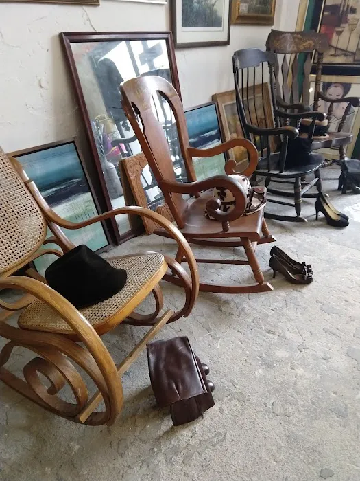 Halsey Vintage Shoppe 7
