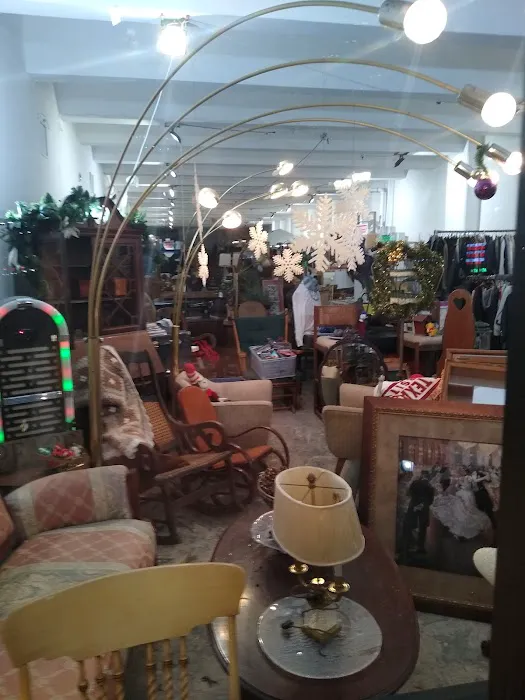 Halsey Vintage Shoppe 1