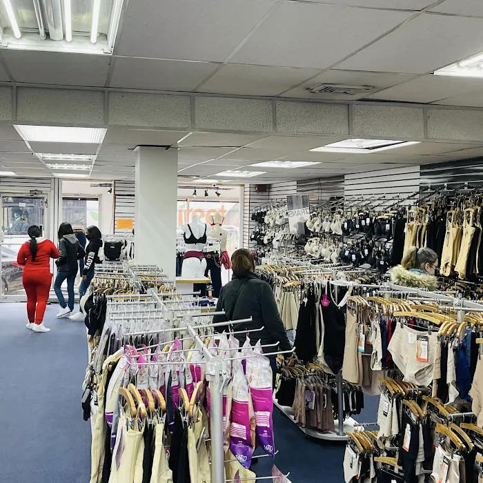 Intimate Store 3