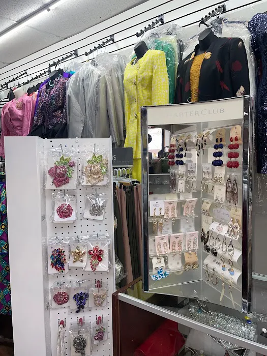 Monique's Boutique 5