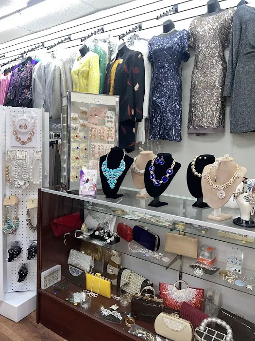 Monique's Boutique 7
