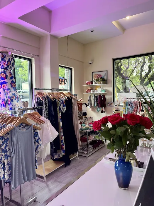 NICÓLJOË NY Boutique 5
