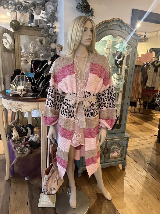 La Maison Rouge Boutique 1