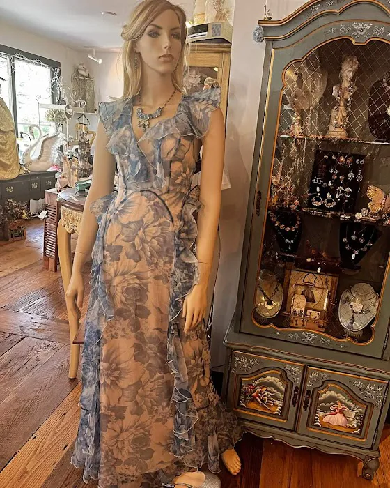 La Maison Rouge Boutique 4