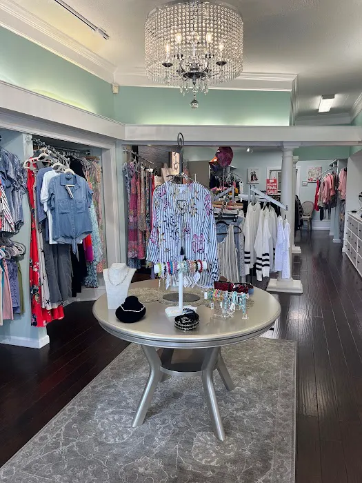 Cachet Boutique 0