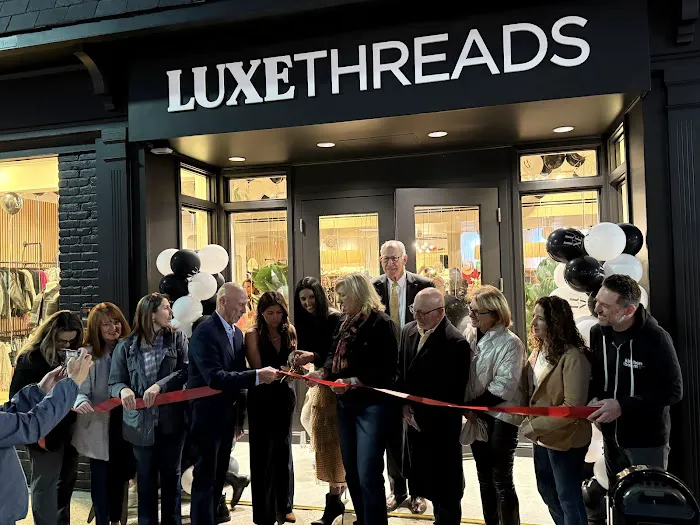Luxe Threads 0