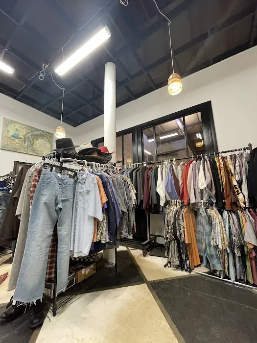 Henrietta's Vintage Clothing Out Of The Past 5