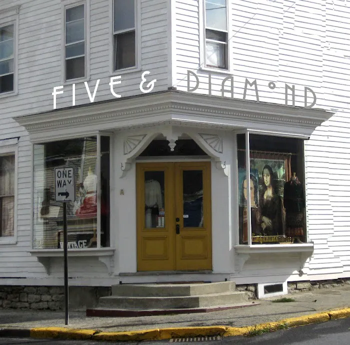 Five & Diamond Vintage Clothing 0
