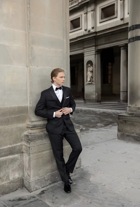 Moattari Menswear / Custom Suits & Tuxedos 5