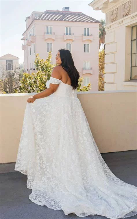 Timeless Charm: Elegant Lace Dresses for Weddings That Impress