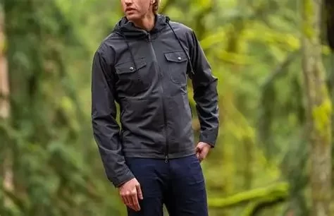 Lightweight Travel Jackets for Men: The Perfect Companion for Every Journey